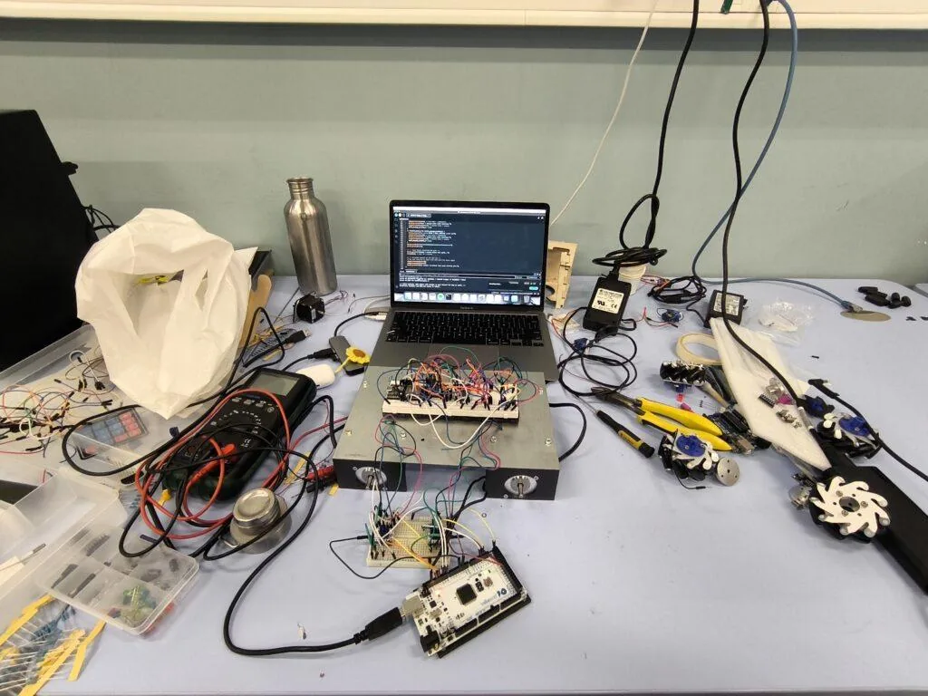 Early electronics prototyping setup for Sn.AI.l